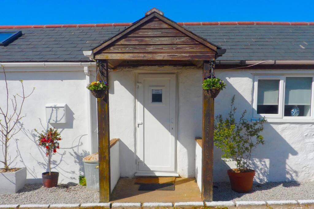 Stunning Annexe 1 Luxury Bedroom, Eating Area & Bathroom Only! Truro Exterior photo